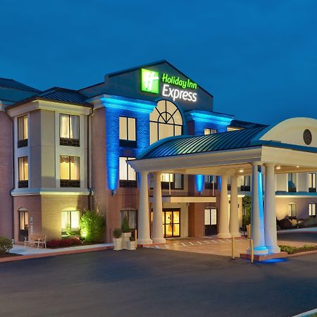 Holiday Inn Express And Suites - Quakertown, An Ihg Hotel Exterior photo